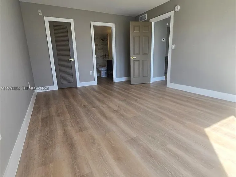 9800 W Bay Harbor Dr #305 — Photo 10
