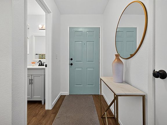 5th image of 107 Acorn Drive
