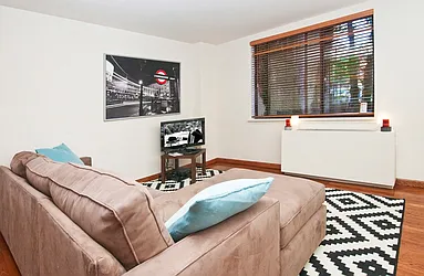 Rented by Azulay Group