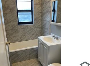 6730 S Chappel Ave #1F, Chicago, IL 60649
