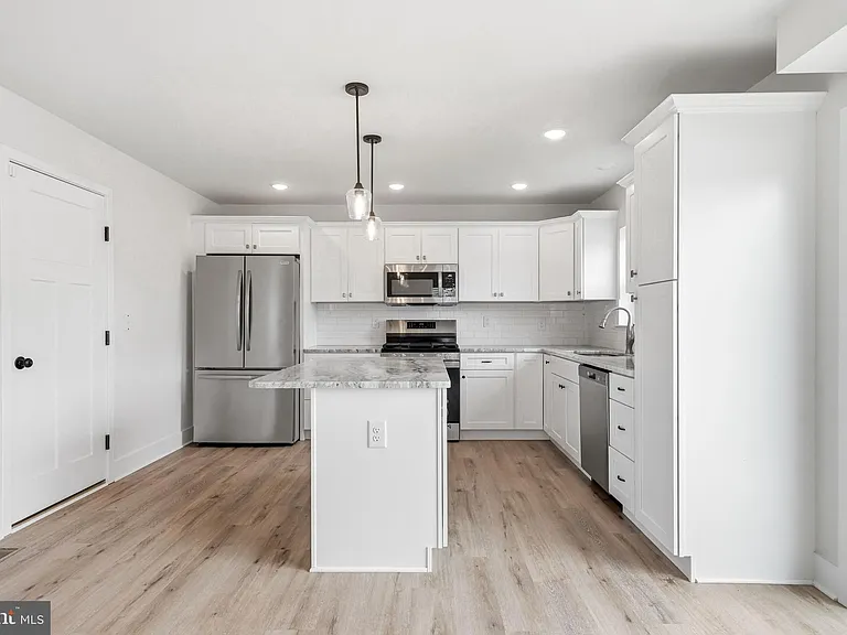 1306 Washington Ave — Photo 10