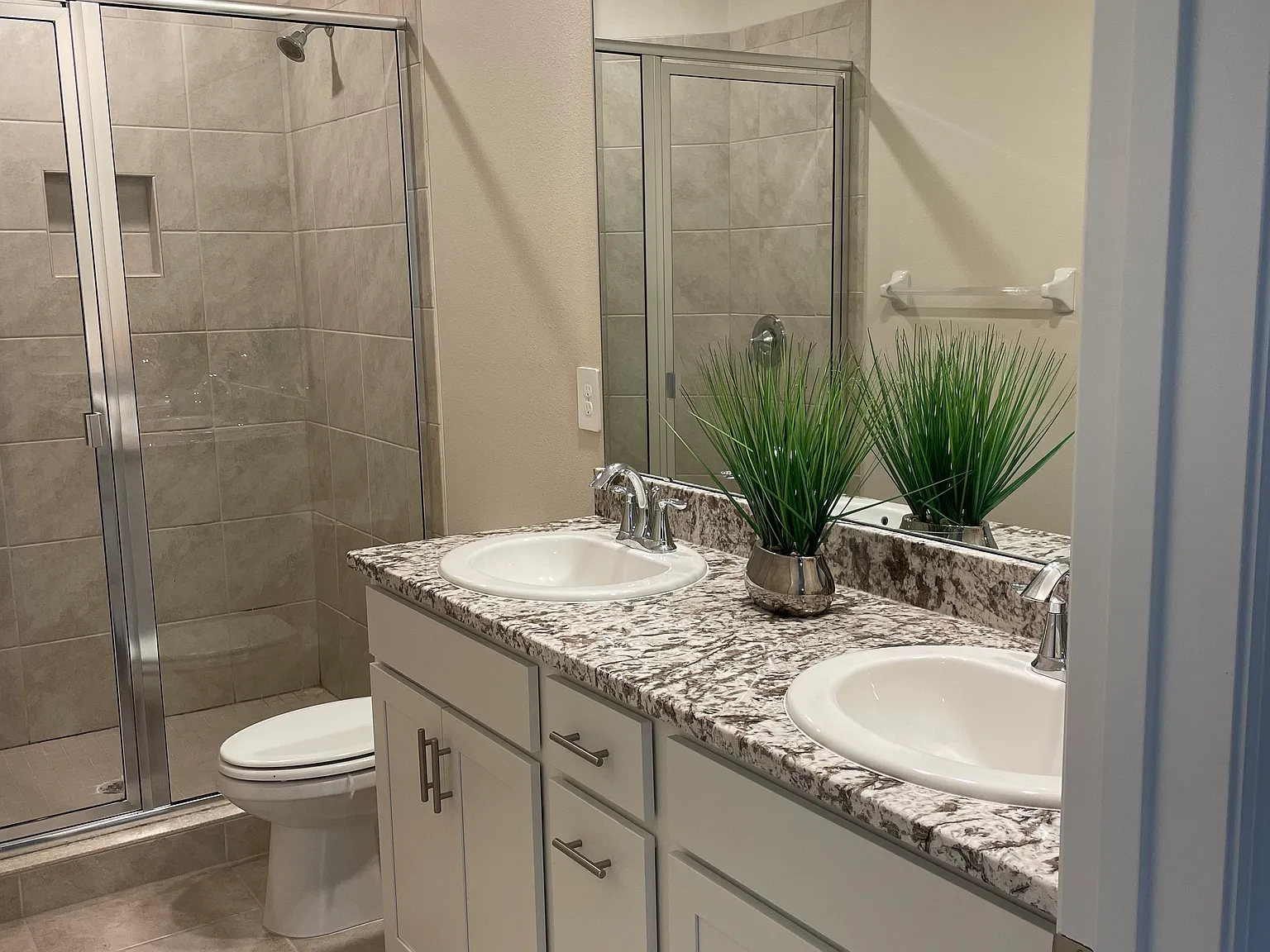 3 bed, 2.5 bath, 1670 sqft, $2,350 — Photo 4