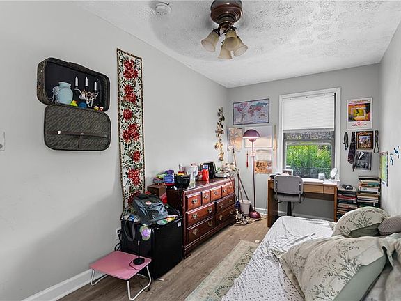 5th image of 877 Beckwith St SW