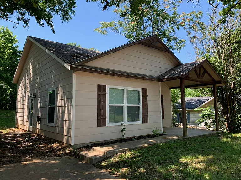 808 W Hull St — Photo 17