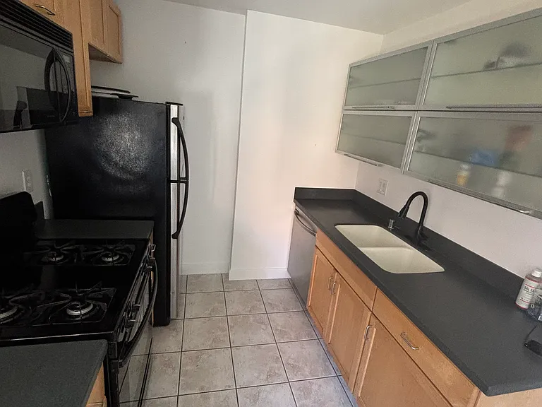 6600 Warner Ave — Photo 4