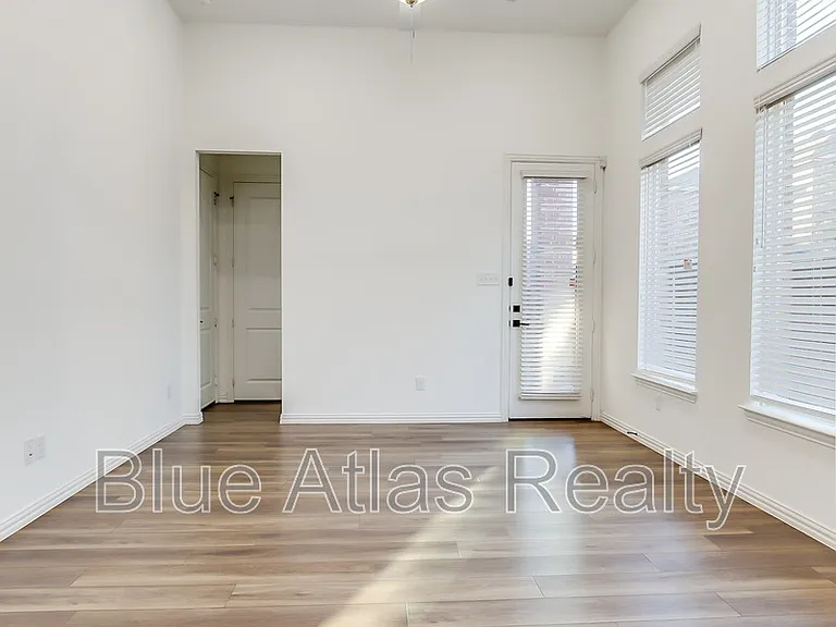 235 Woodson St — Photo 11