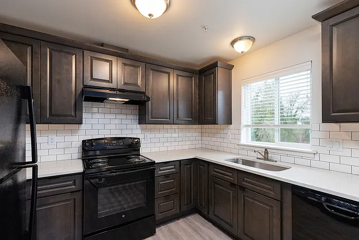 2 bed, 2.0 bath, 900 sqft, $1,600 — Photo 2
