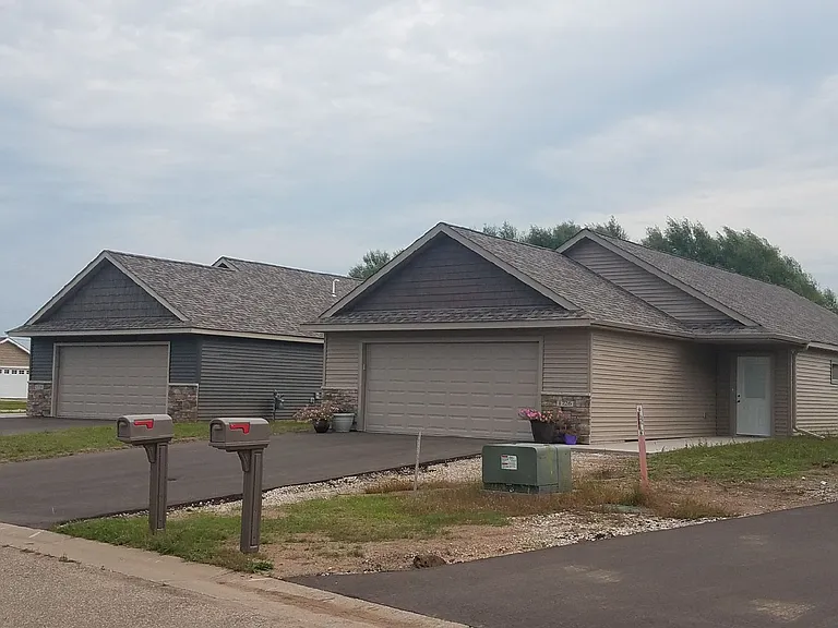 1759 Aspen Ct — Photo 1