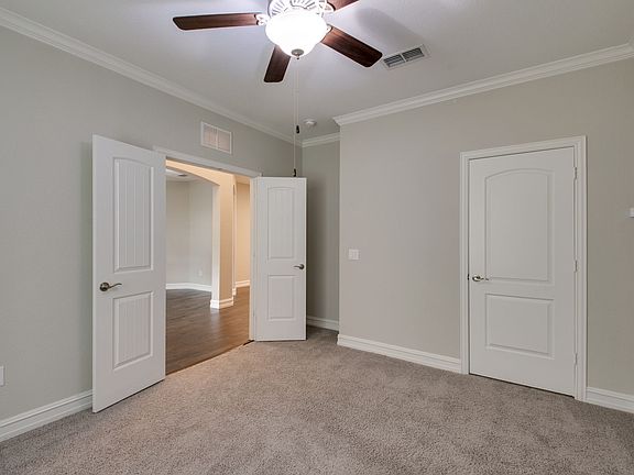 3rd image of 3505 Montadale Ave