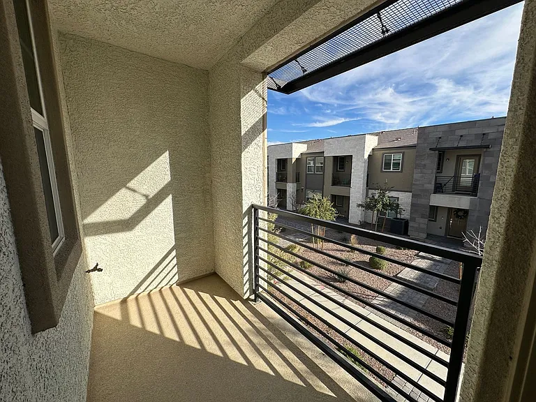 1132 Heliodor Ave — Photo 35