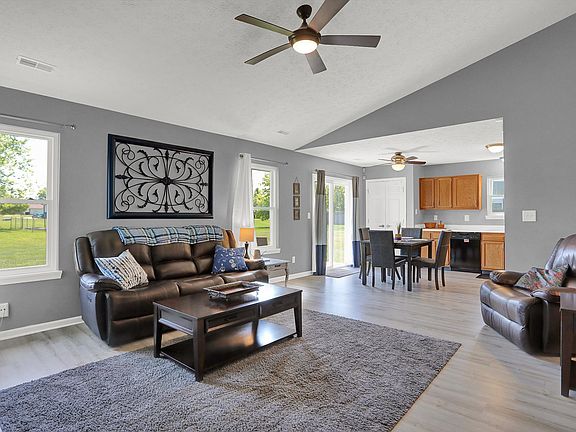 5th image of 8035 Douglas Fir Ct