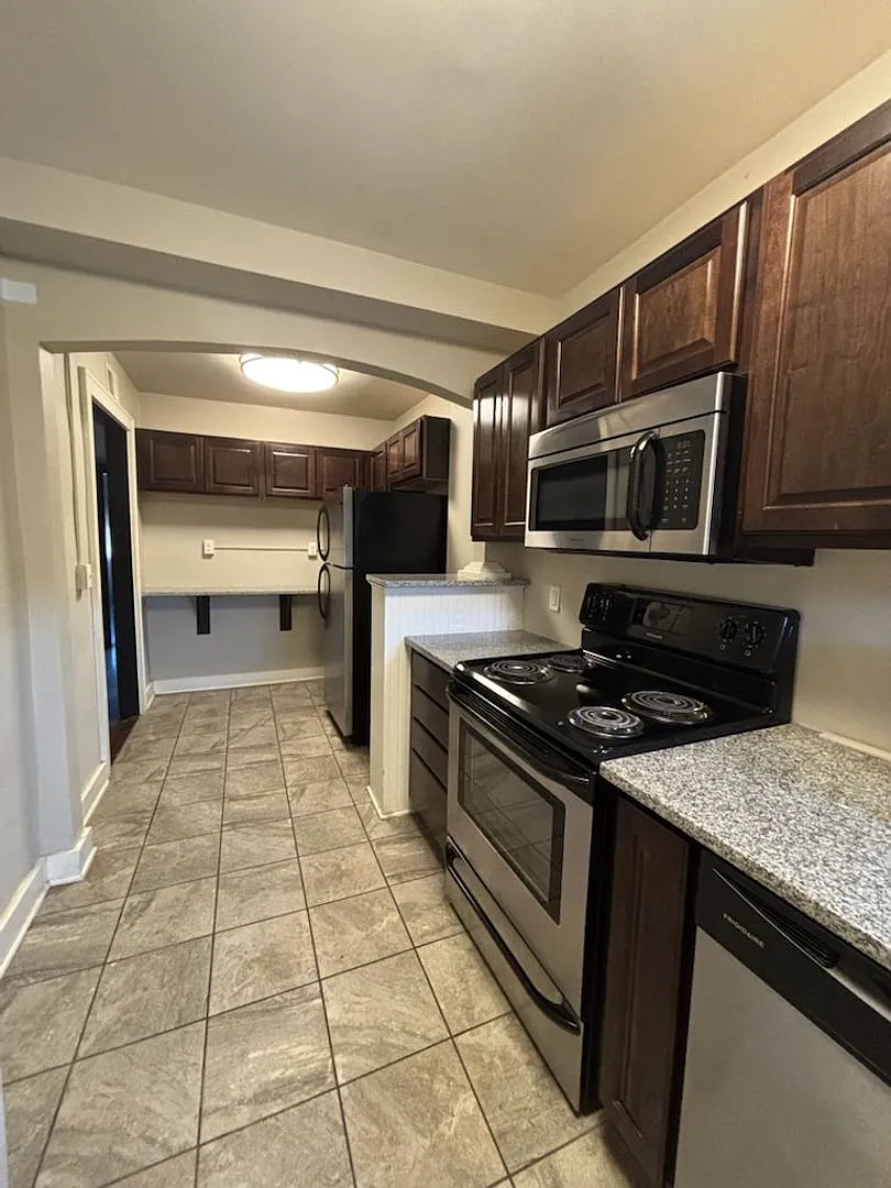 Dreamvesting Rentals (812 N 33rd St) (Nottingham) — Photo 2