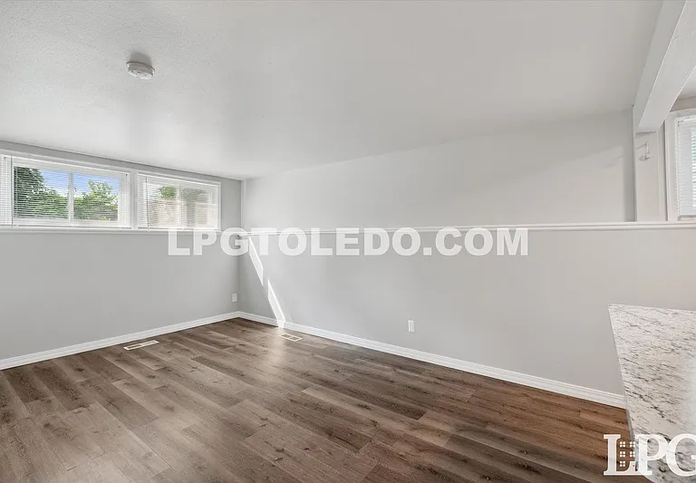 3145 Sherbrooke Rd — Photo 4