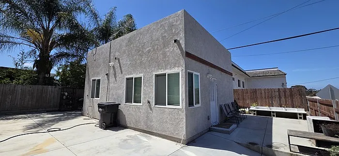 1251 Viola St — Photo 3