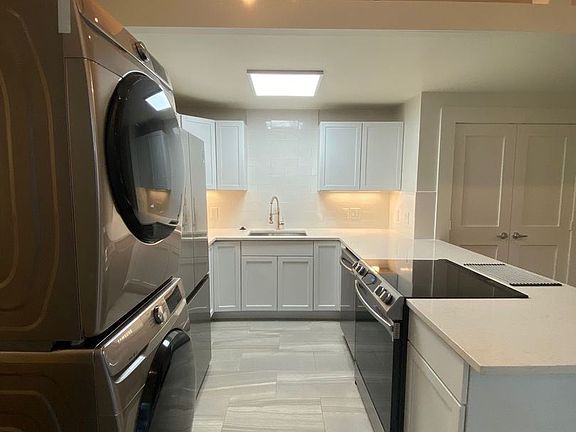 3rd image of 213 Stratford St #11309355