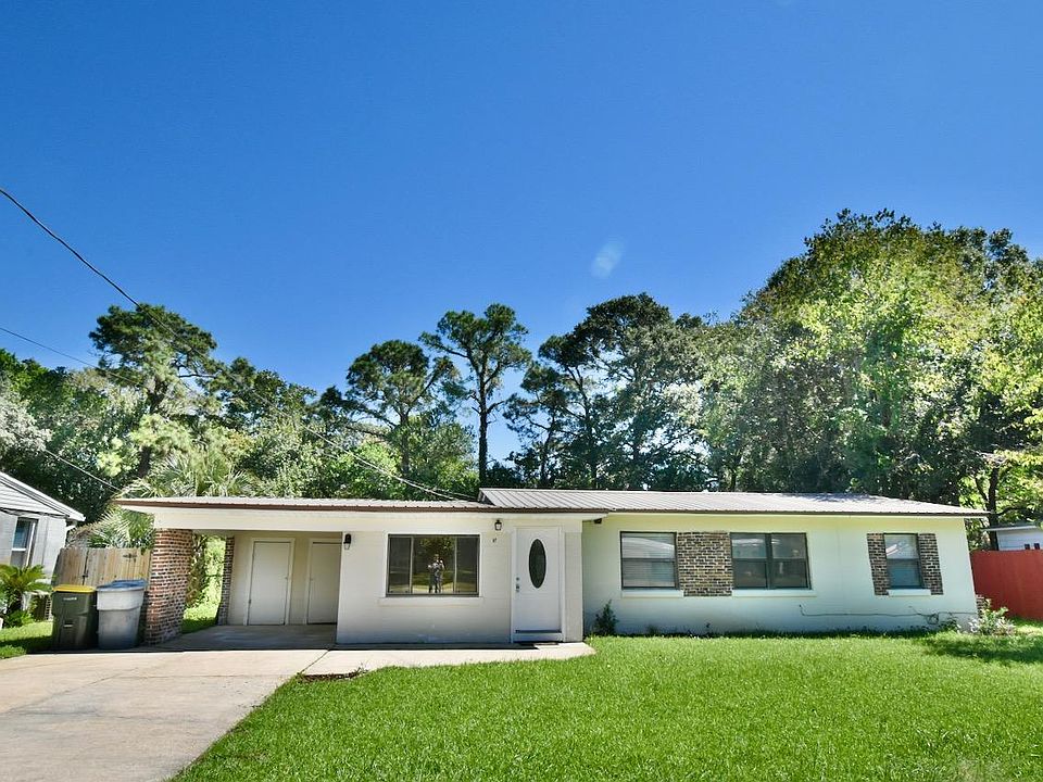 1st image of 11 Laurie Dr NE