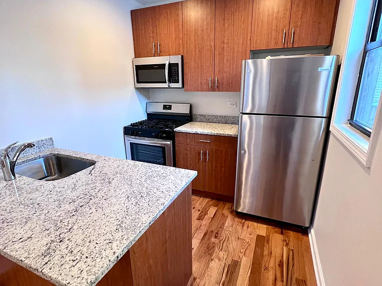 3051 N Racine Ave #2R — Photo 8
