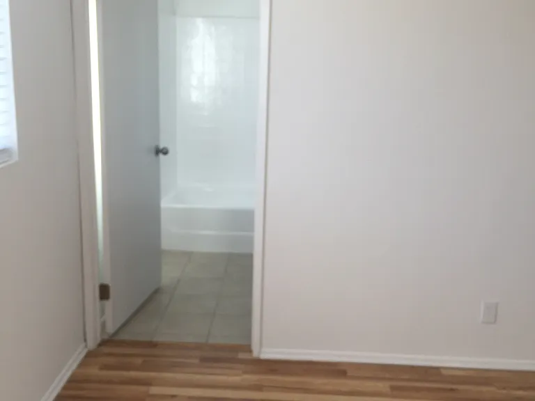 930 Venice Blvd #204 — Photo 15
