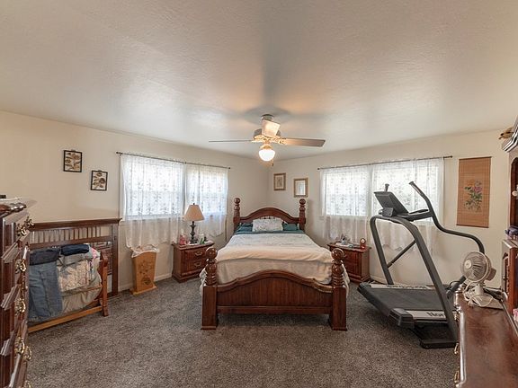 2nd image of 3130 Blossom Ln