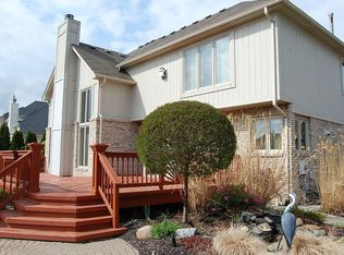 2810 Burningbush Dr, Sterling Heights, MI