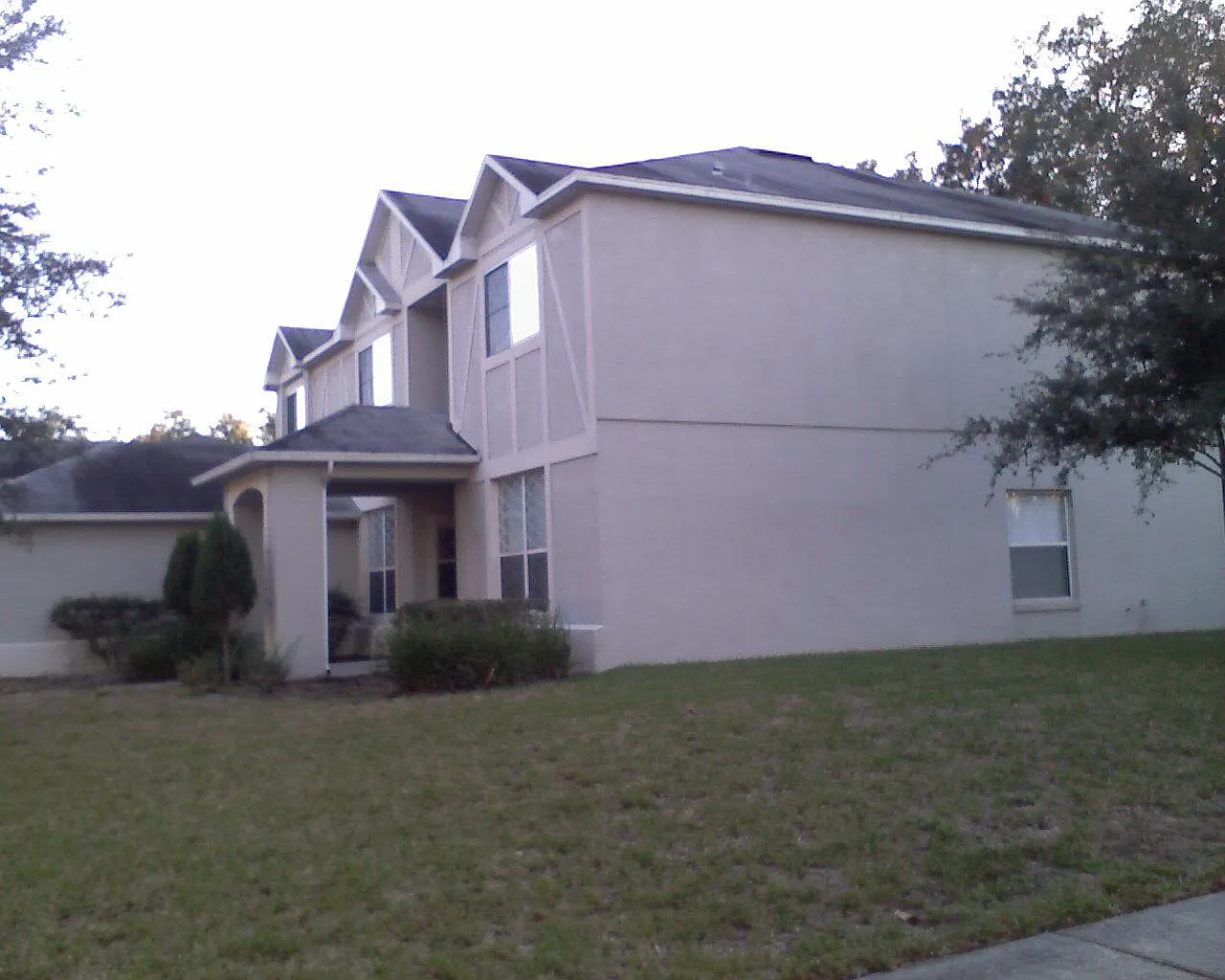 6 bed, 3300 sqft, $3,100 — Photo 4