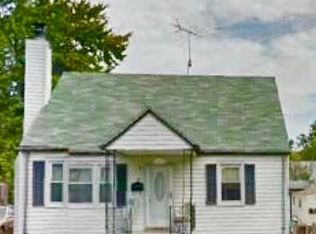 9 Forest Rd, Middle River, MD 21220