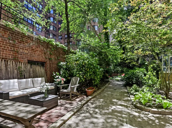 440 East 56th Street 1G image 12 of 13
