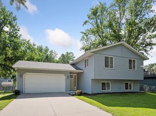 6520 Nathan Ln N, Maple Grove, MN 55369