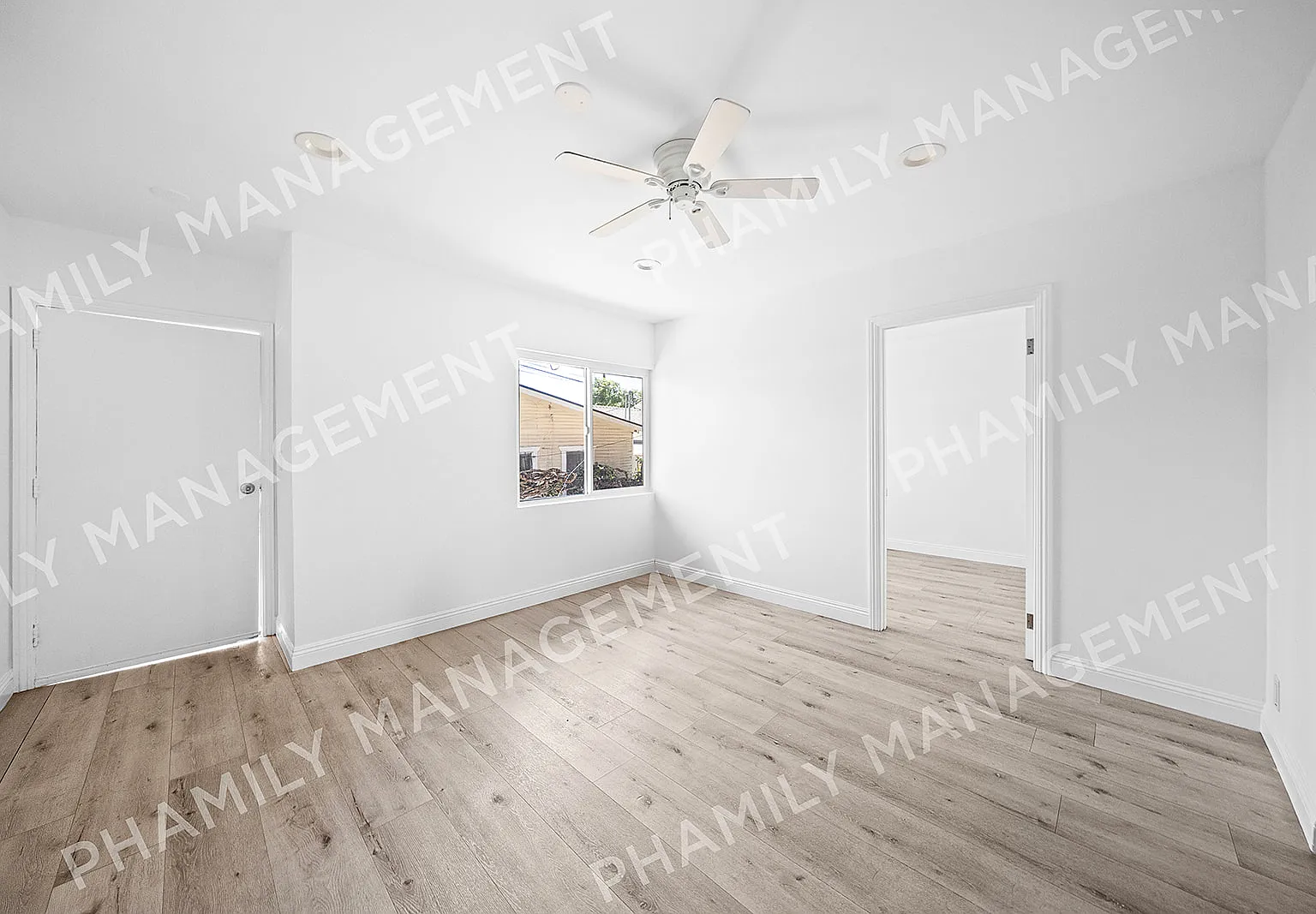 2517 W Temple St — Photo 3
