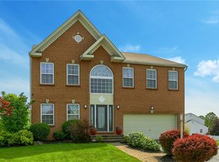 1015 Sweet Brier Dr, Aliquippa, PA