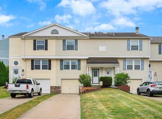 2522 Hawthorne Dr, Oakdale, PA 15071