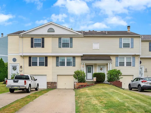 2522 Hawthorne Dr, Oakdale, PA 15071