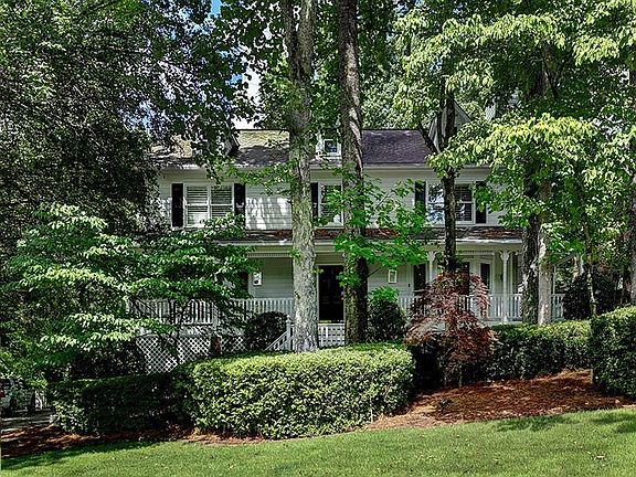 2nd image of 2596 Oak Village Pl NE