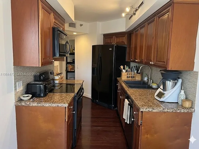 3610 Yacht Club Dr #1002 — Photo 26