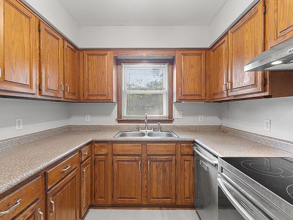 4th image of 5212 47th Ave S