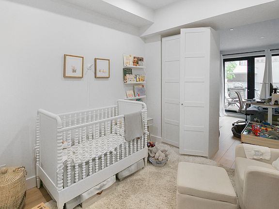 5th image of 27 Greenpoint Ave #1