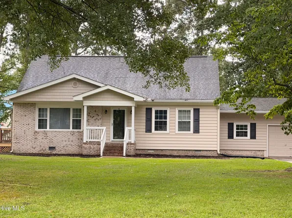 213 Country Club Boulevard, Jacksonville, NC 28540