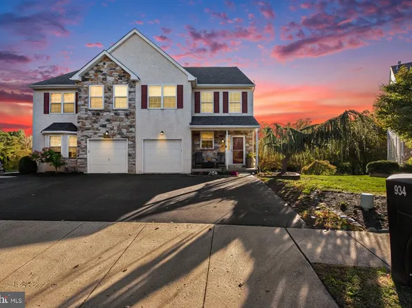 934 Heritage Dr, Norristown, PA 19403