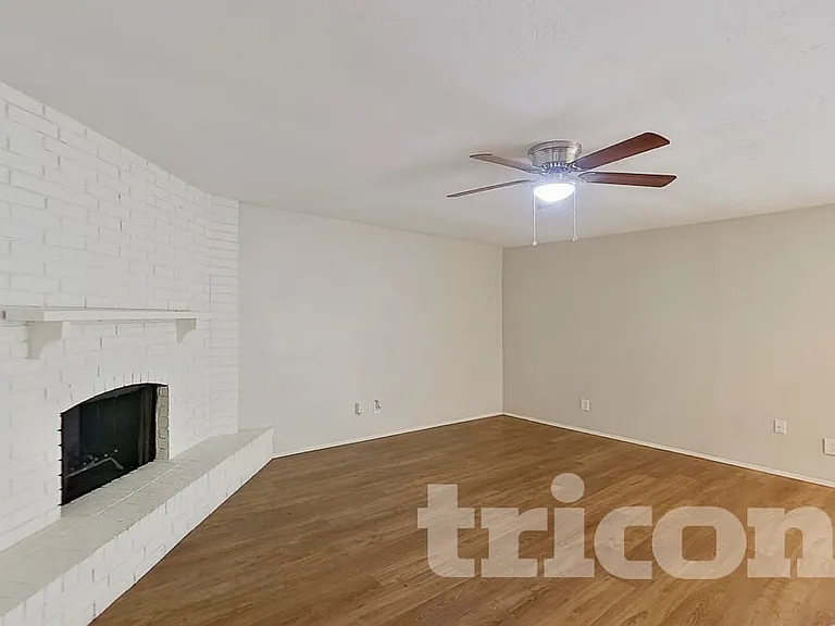 10022 Deer Hollow Dr — Photo 2