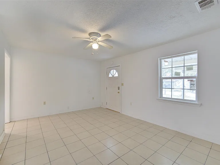 10717 Pillot St — Photo 3
