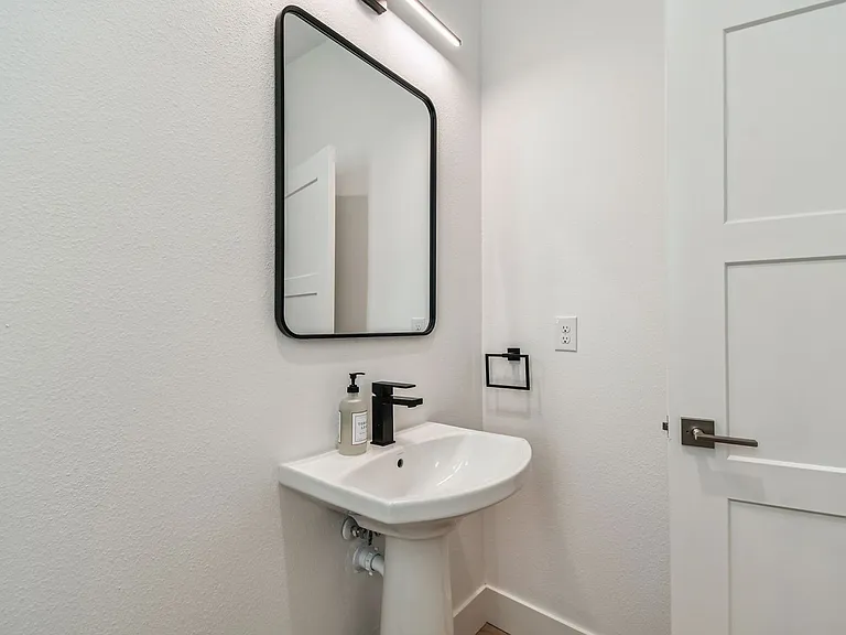 3826 Pompano Dr SE — Photo 69