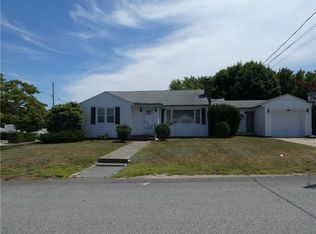 27 Salem Dr, North Providence, RI 02904