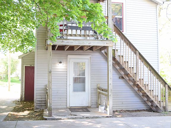 2nd image of 517 Leonard St NE #1