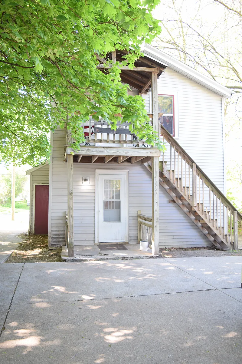 Building Photo - 517 Leonard St NE #1