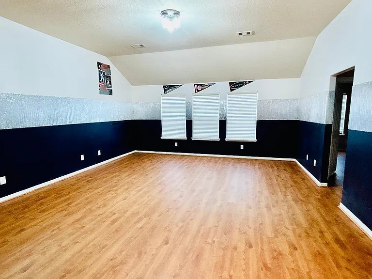 9947 Valance Way — Photo 25