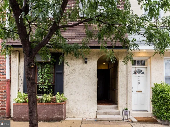 751 N 24th St, Philadelphia, PA 19130