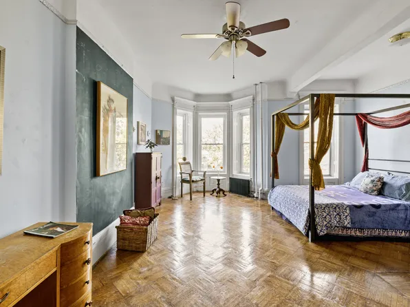 882 Park Place image 22 of 49