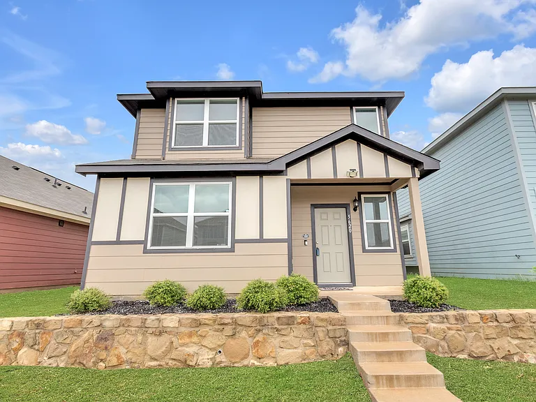 5620 Topwater Trl — Photo 1