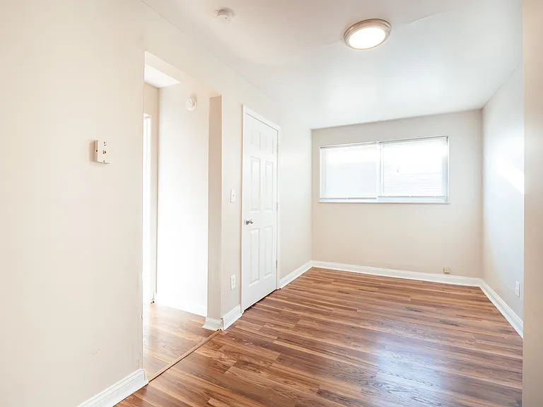 1634 Crest Hill Ave #2 — Photo 7