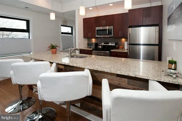 551 N Lawrence St #1 — Photo 5